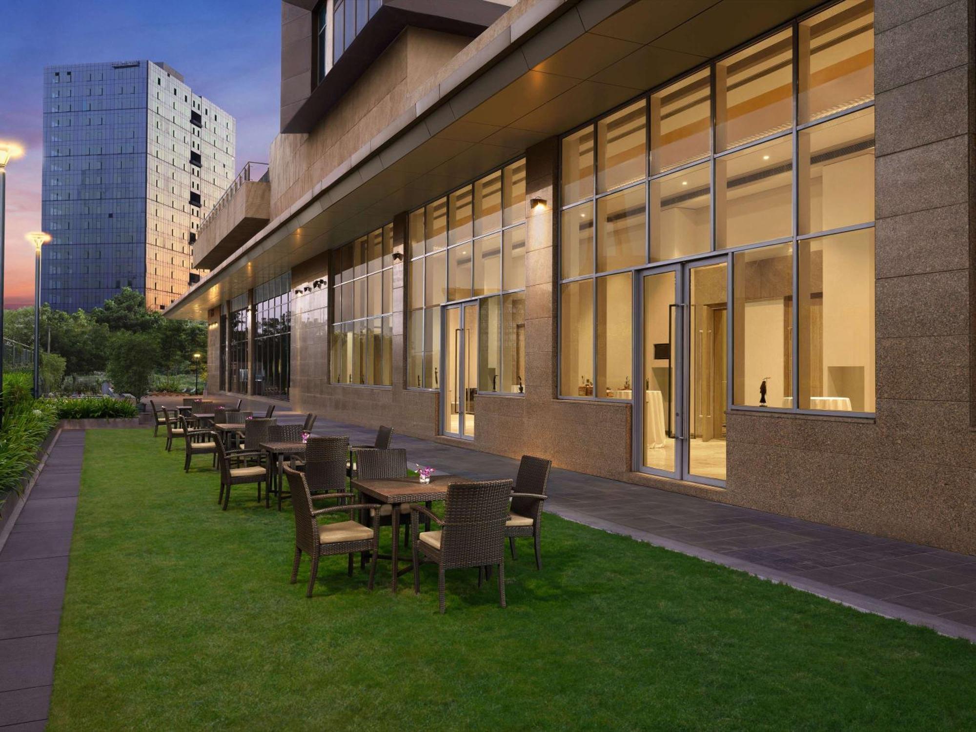 Grand Mercure Ahmedabad Gift City - An Accor Hotels Brand Гандинагар Экстерьер фото