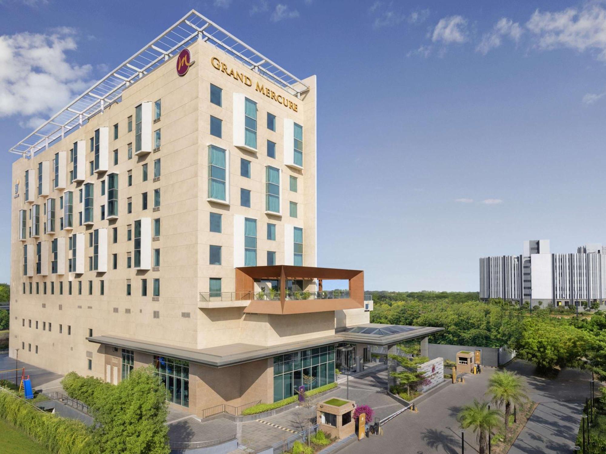 Grand Mercure Ahmedabad Gift City - An Accor Hotels Brand Гандинагар Экстерьер фото